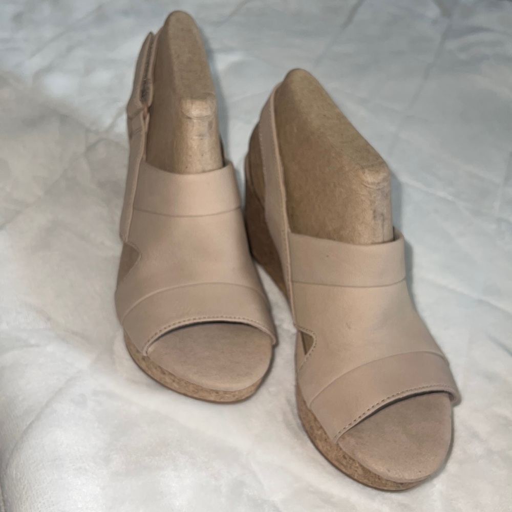 NIB Clark’s tan color soft leather wedge heel Velcro closure
